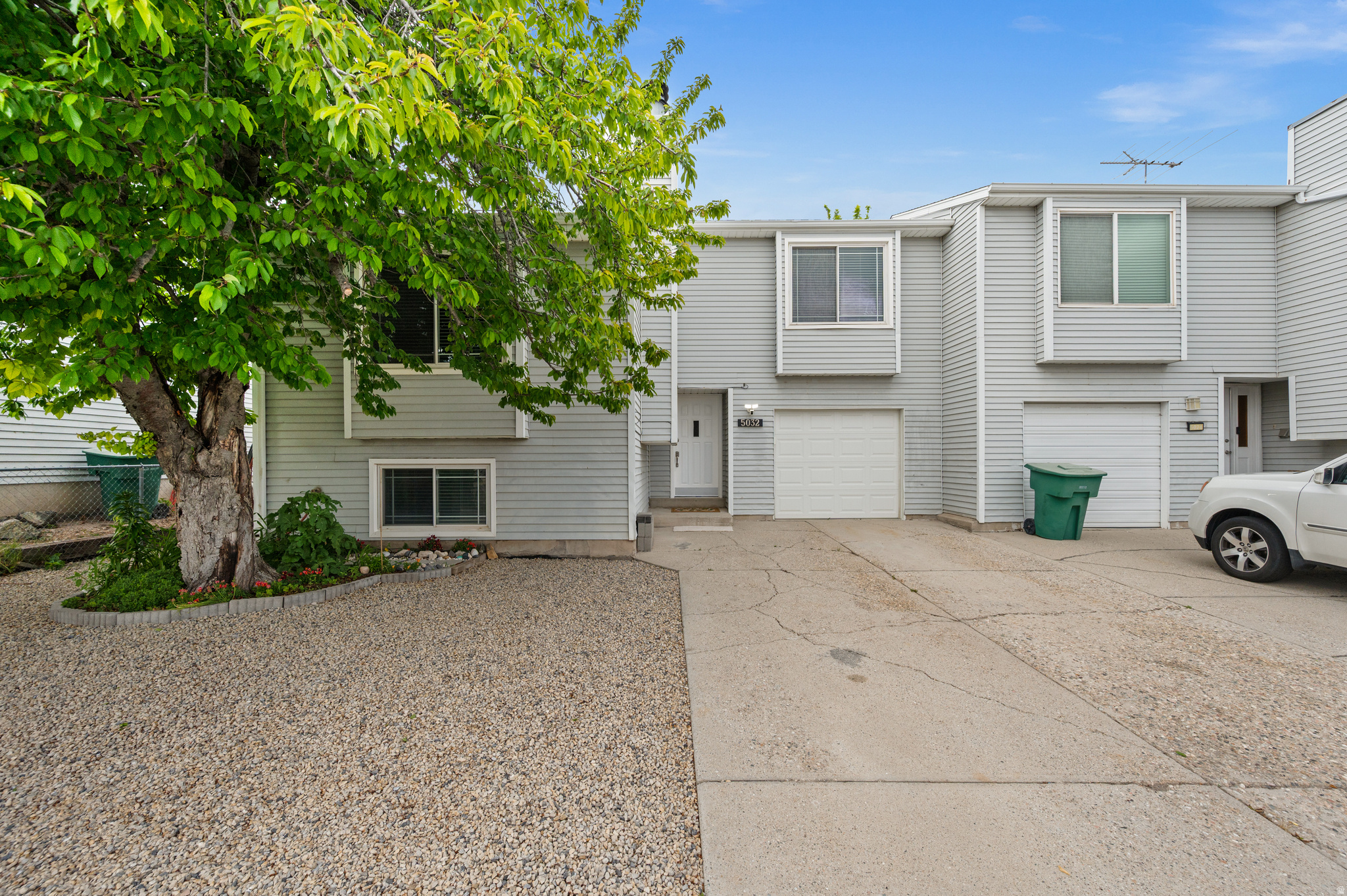 OQUIRRH SHADOWS - Residential Income