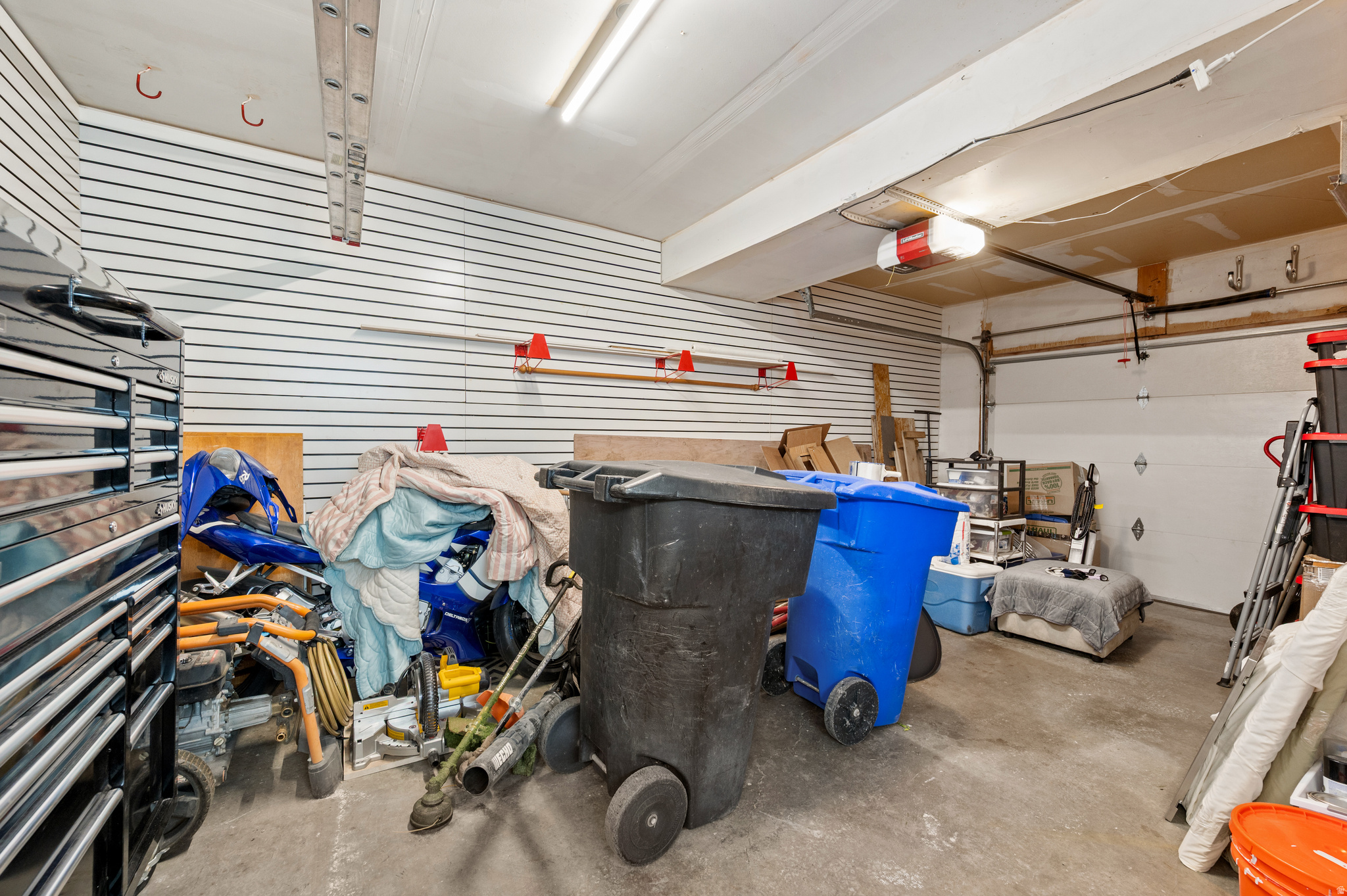 OQUIRRH SHADOWS - Residential Income