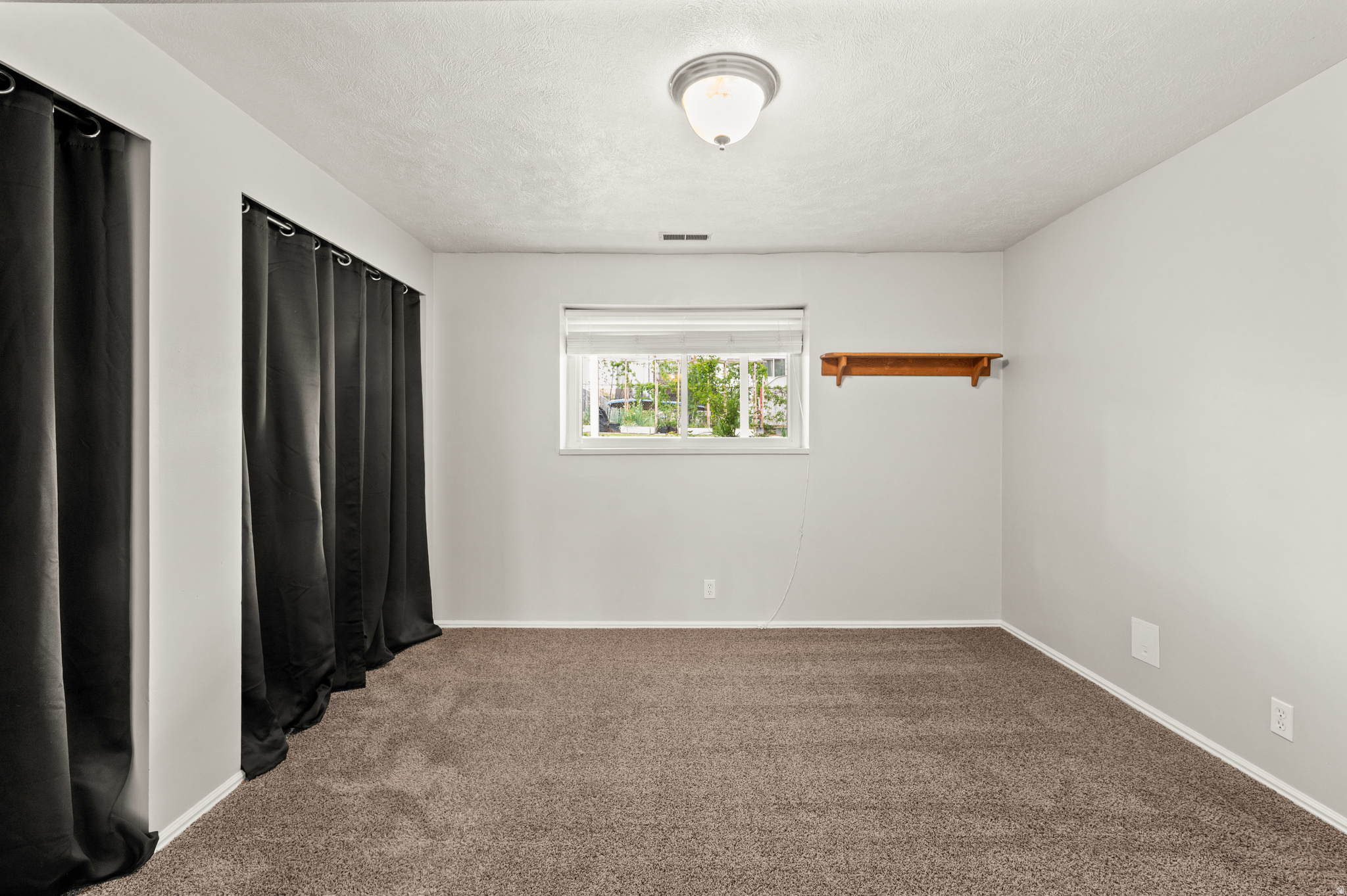OQUIRRH SHADOWS - Residential Income