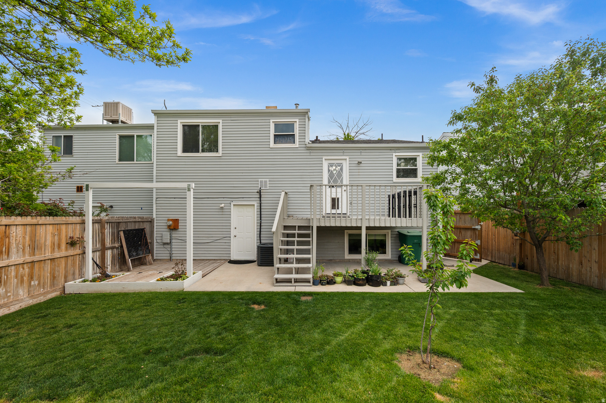 OQUIRRH SHADOWS - Residential Income