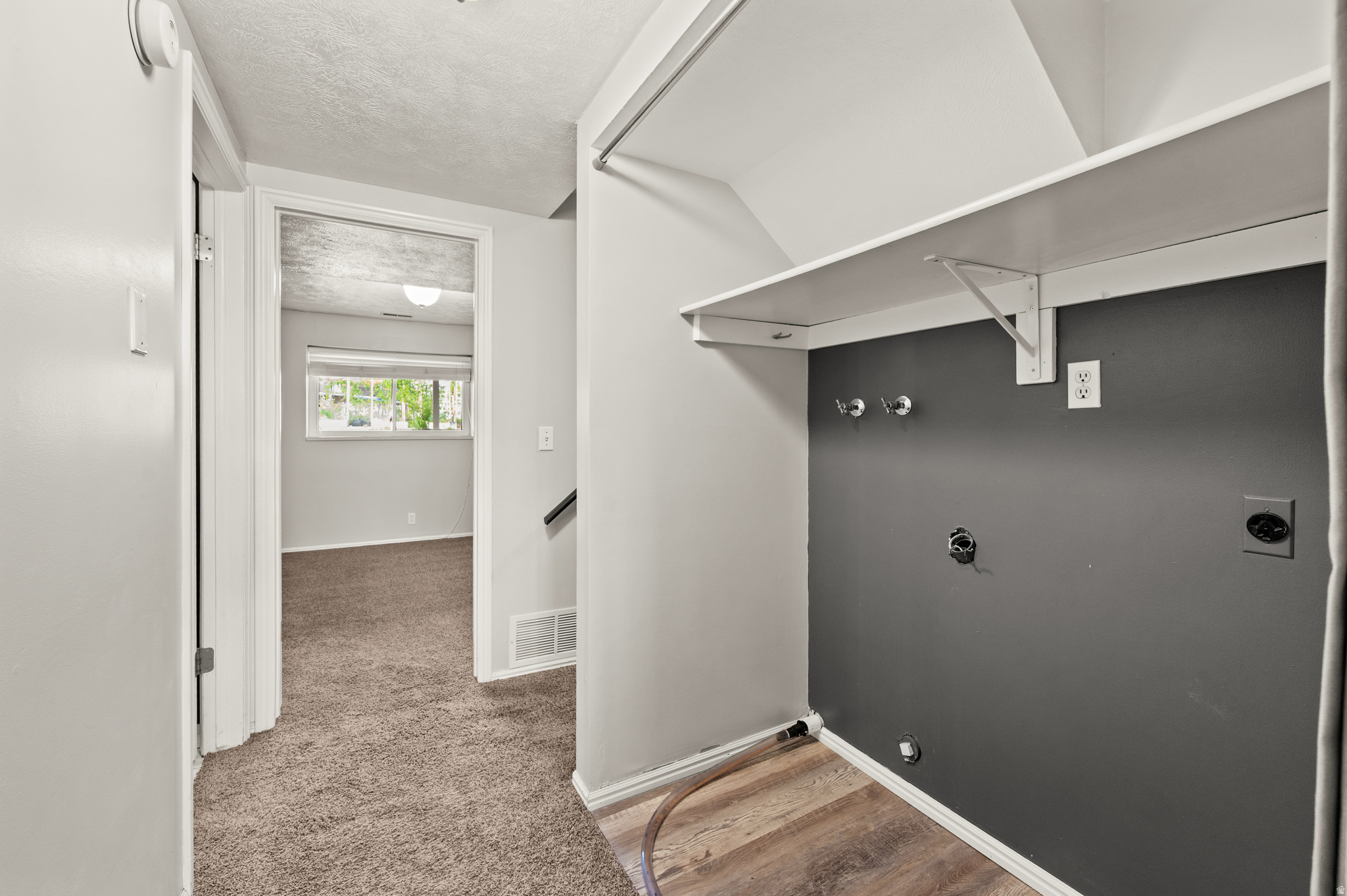 OQUIRRH SHADOWS - Residential Income