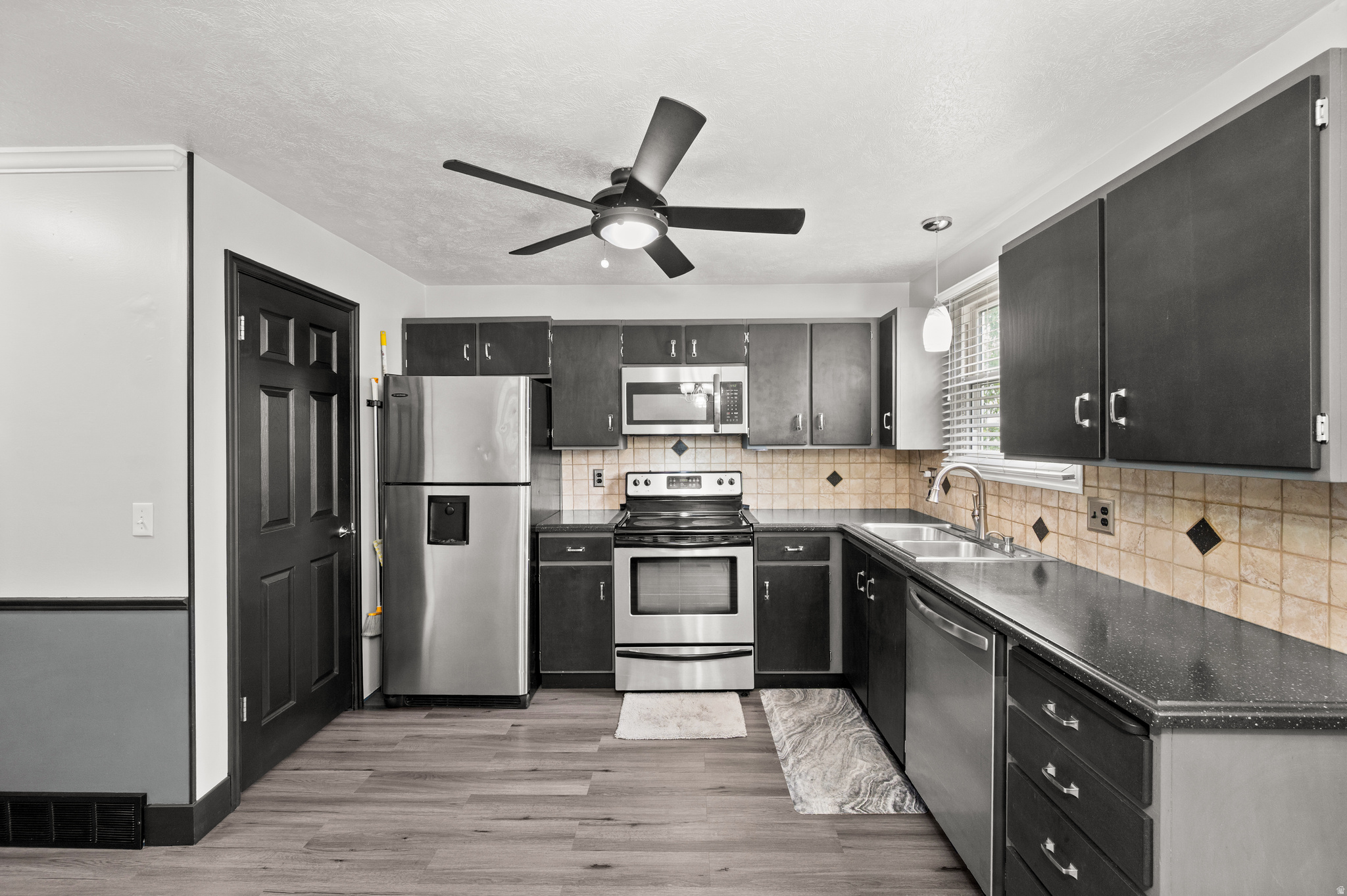 OQUIRRH SHADOWS - Residential Income