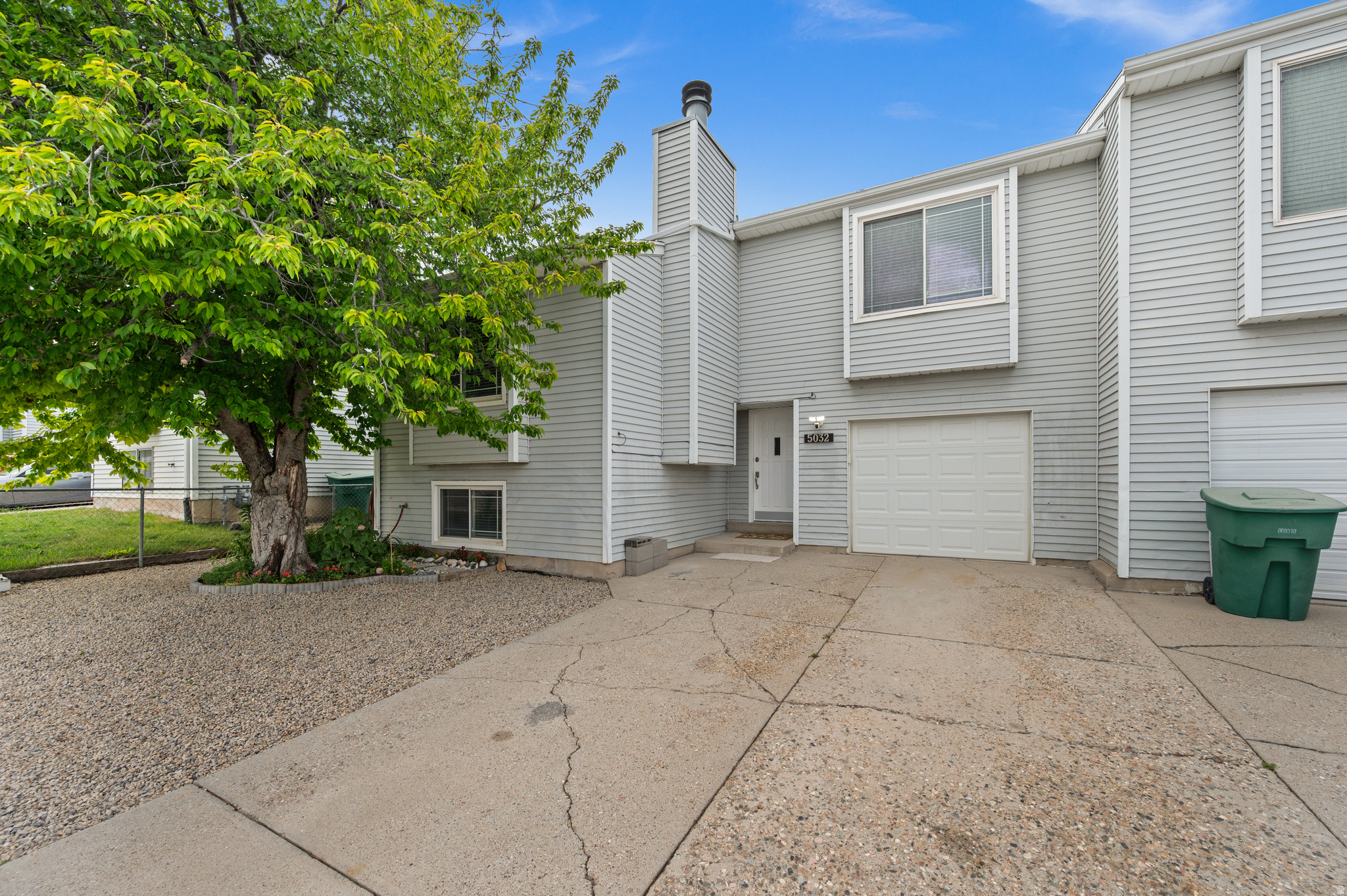 OQUIRRH SHADOWS - Residential Income