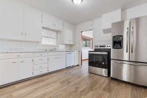 Tiny photo for 921 W 2700 S, Syracuse, UT 84075 (MLS # 2123223)