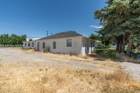 Tiny photo for 921 W 2700 S, Syracuse, UT 84075 (MLS # 2123223)