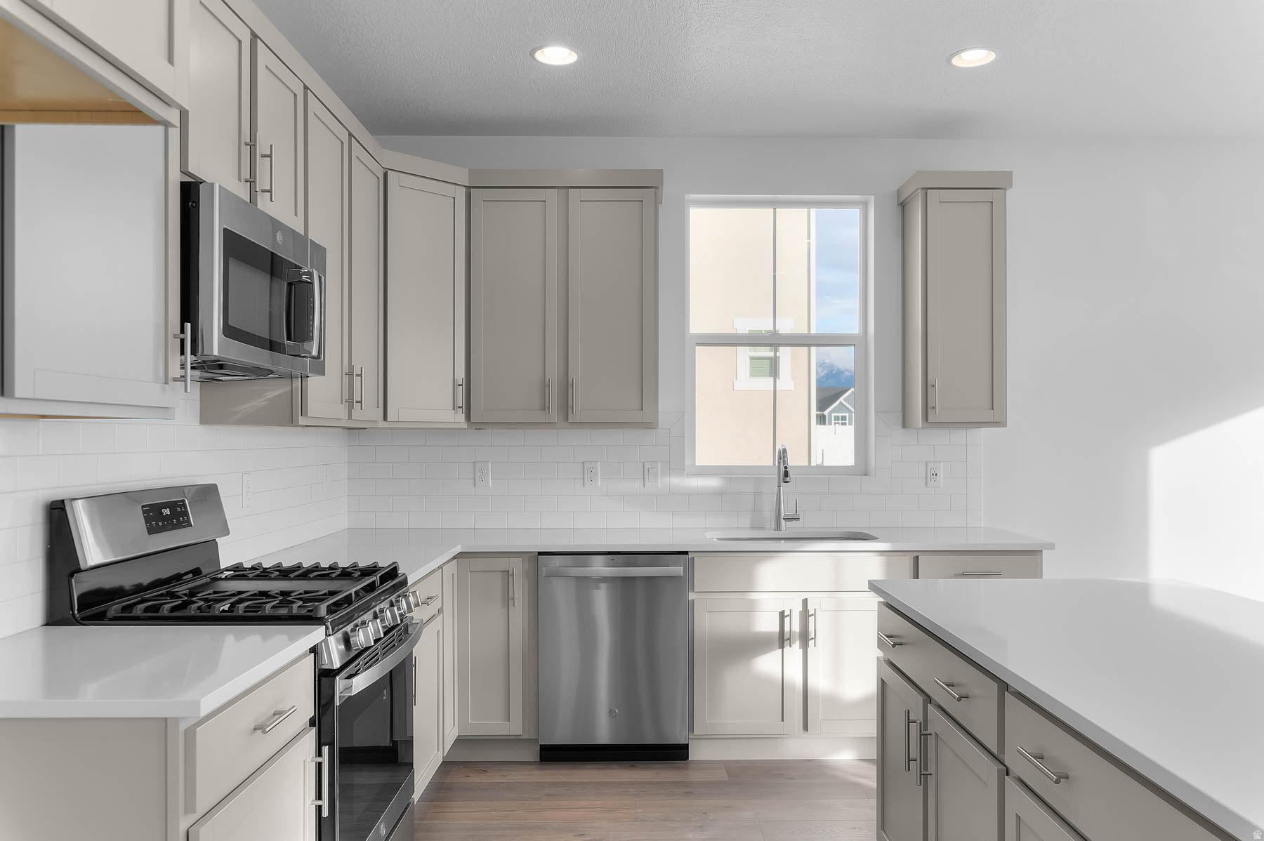 LEGACY PARK COLLECTION 213 - Residential