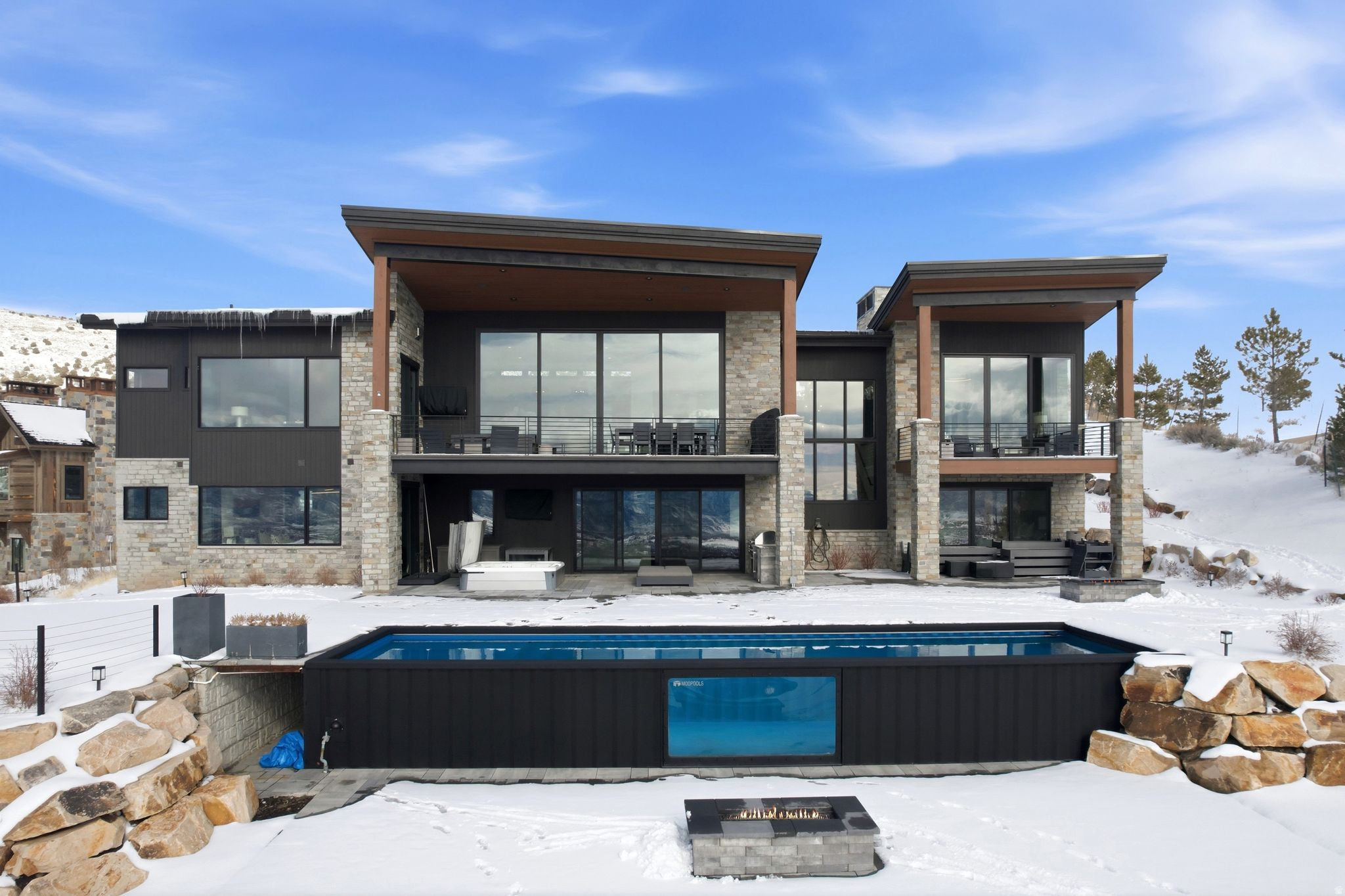 RED LEDGES - Residential