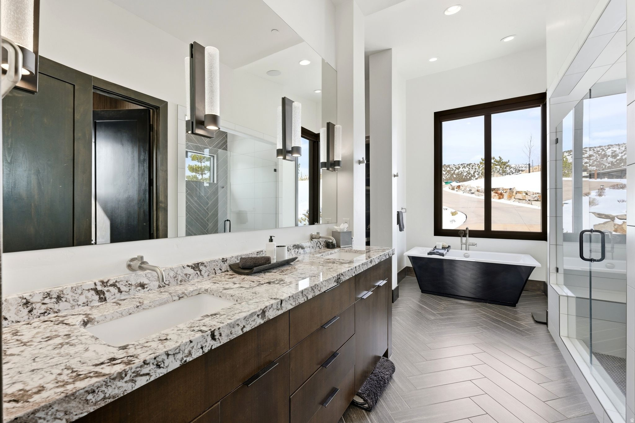 RED LEDGES - Residential