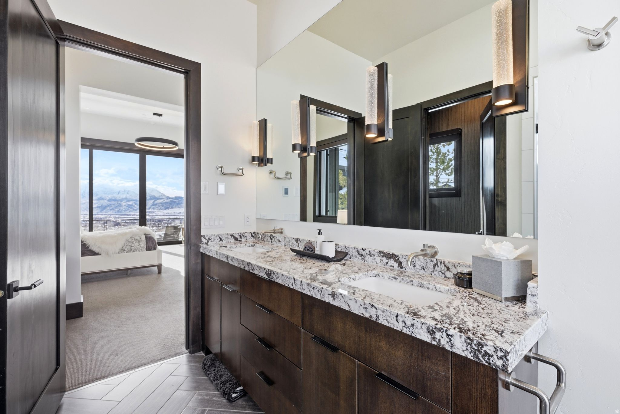 RED LEDGES - Residential