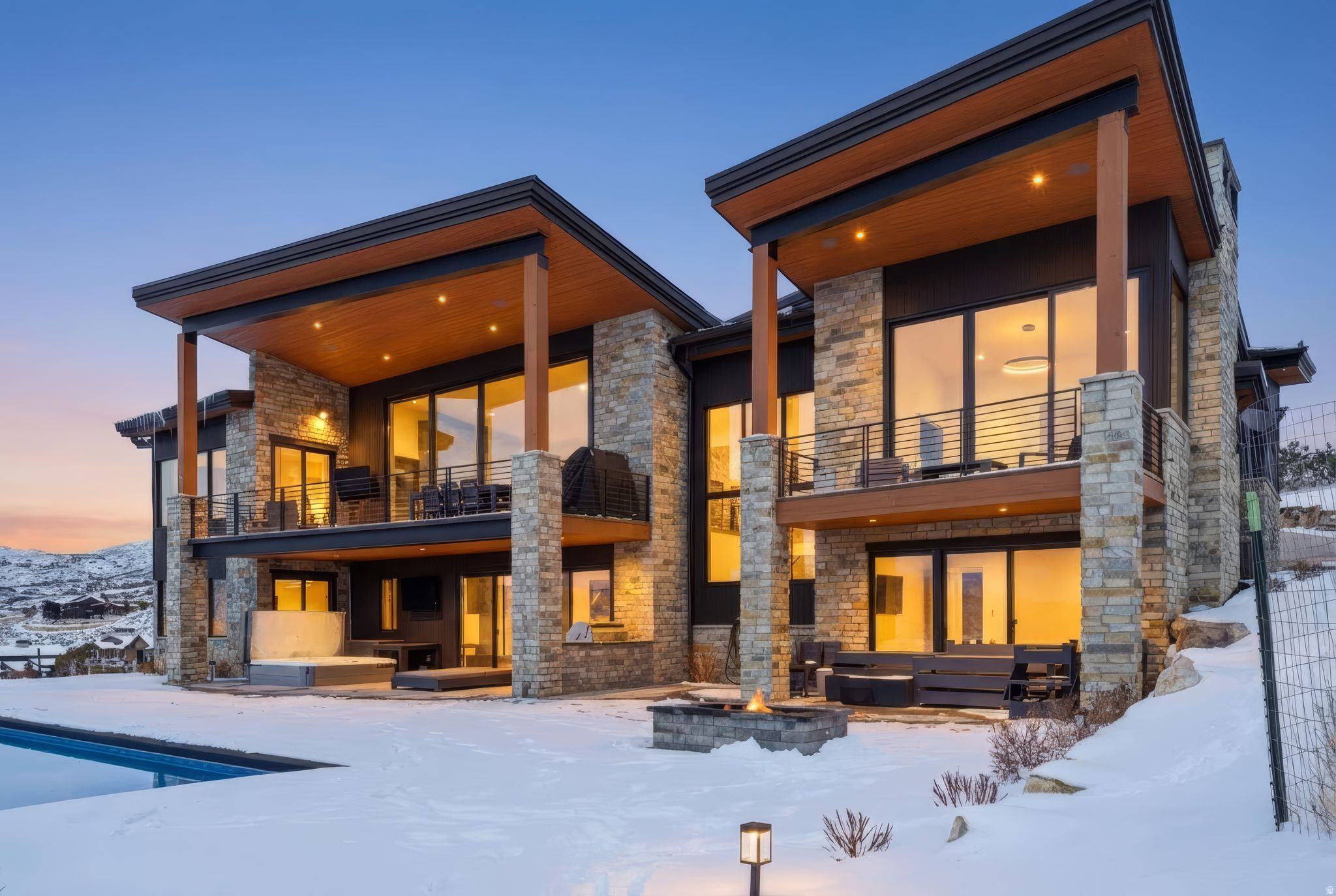 RED LEDGES - Residential