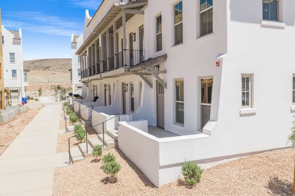 Photo of 720 W VISTA SUR LN #16, Saint George, UT 84790 (MLS # 2179572)