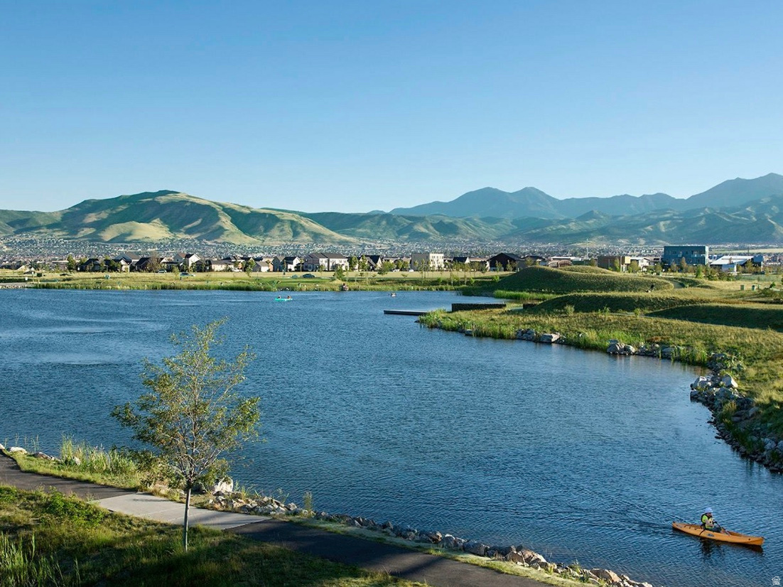 DAYBREAK - Residential