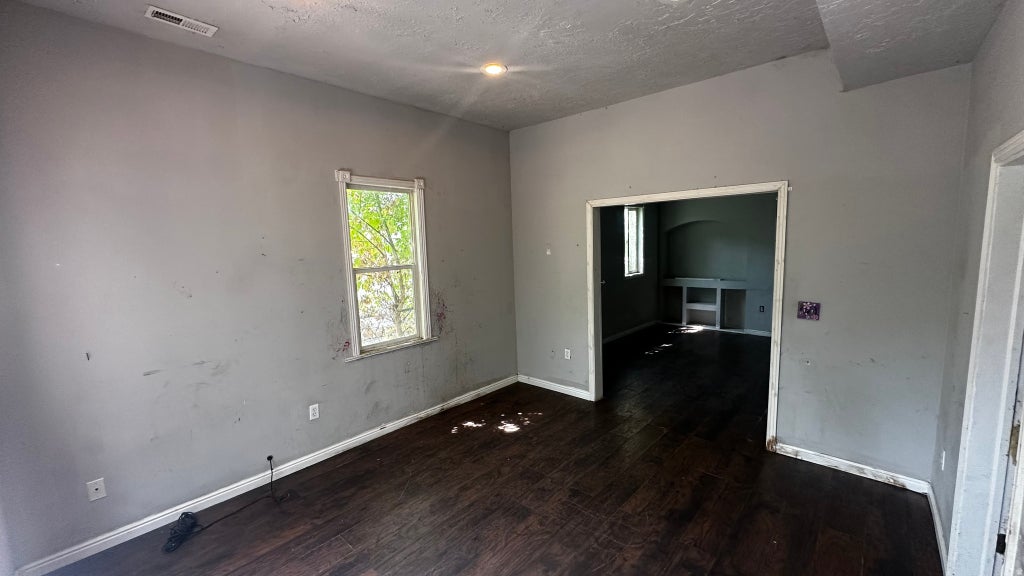 Photo of 2911 LINCOLN AVE, Ogden, UT 84401 (MLS # 2178234)