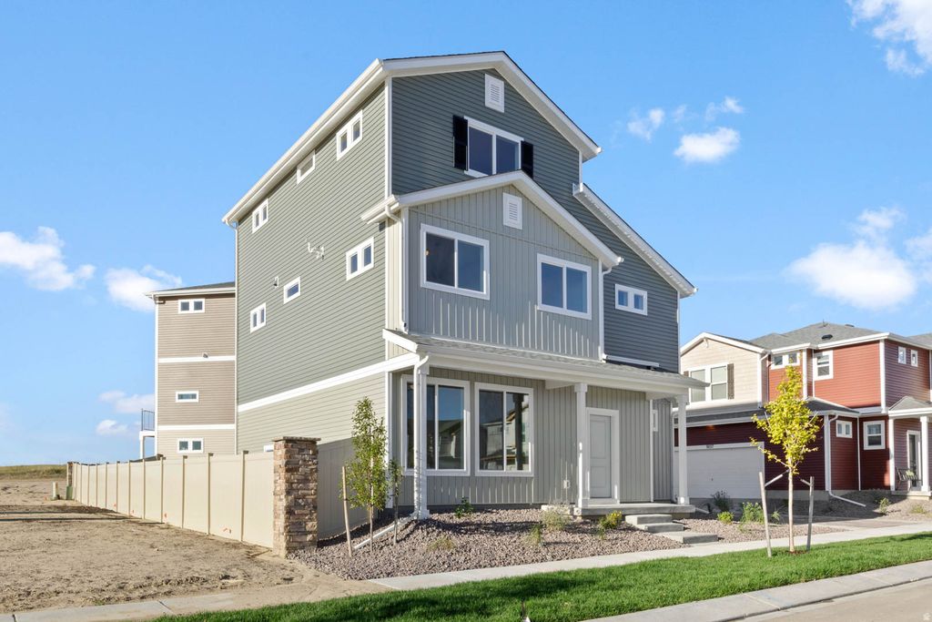 Photo of 309 N CORRIDOR LN, Saratoga Springs, UT 84045 (MLS # 2140046)