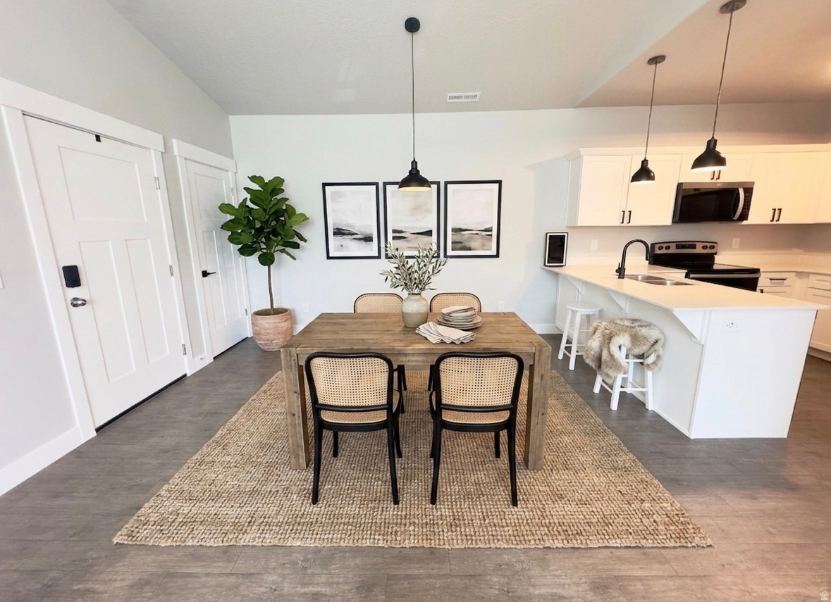 MOUNTAIN RIDGE - Residential