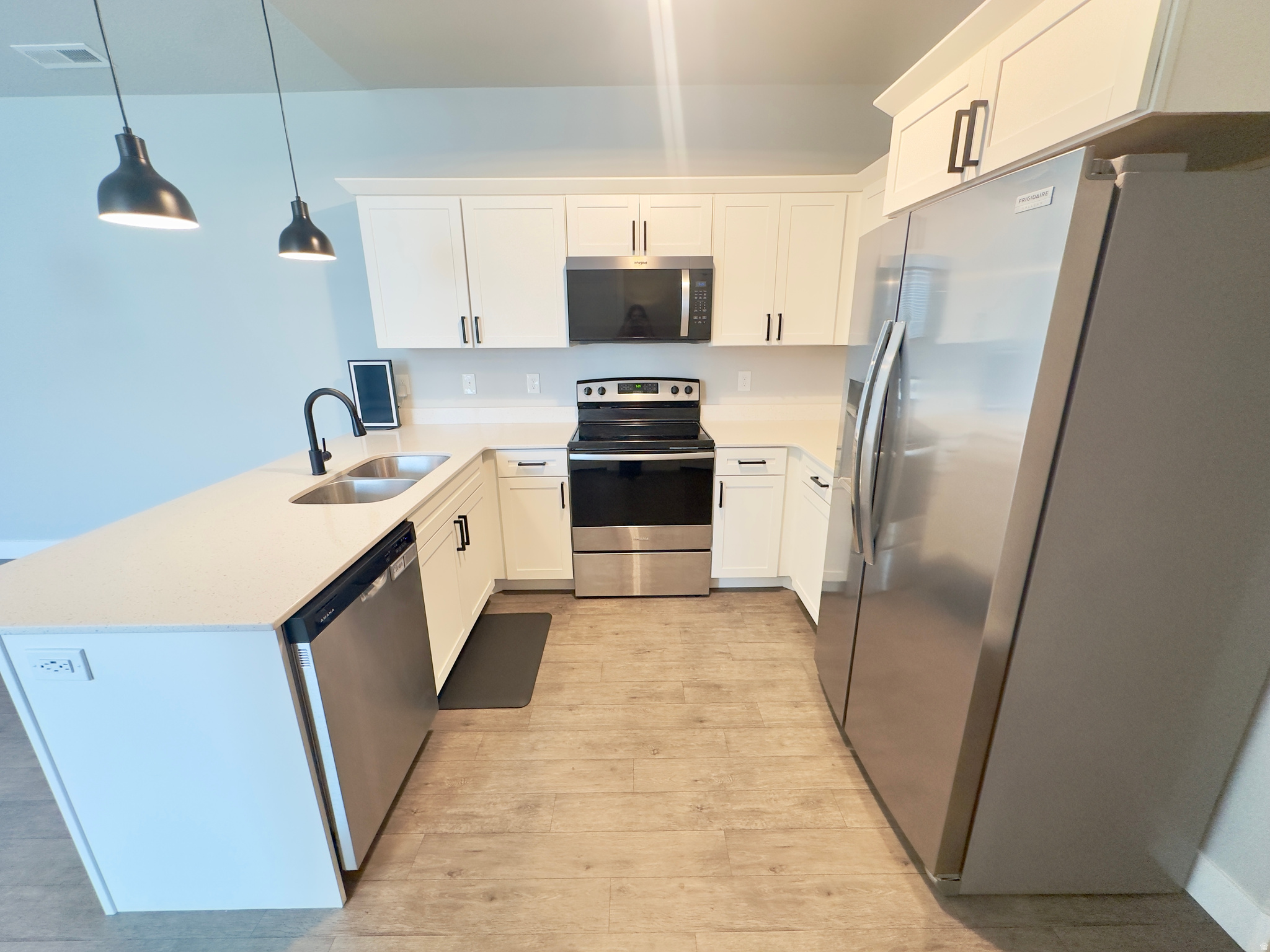 MOUNTAIN RIDGE - Residential