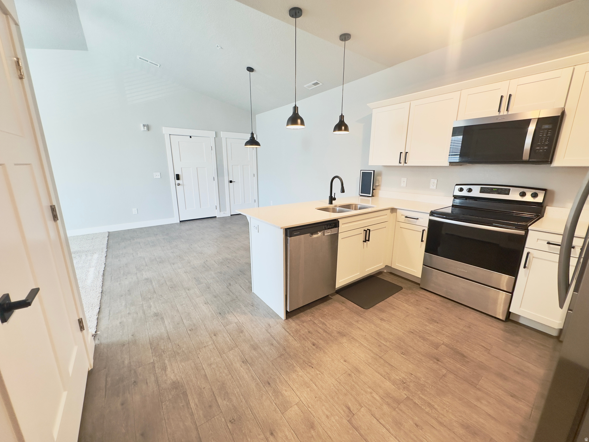 MOUNTAIN RIDGE - Residential