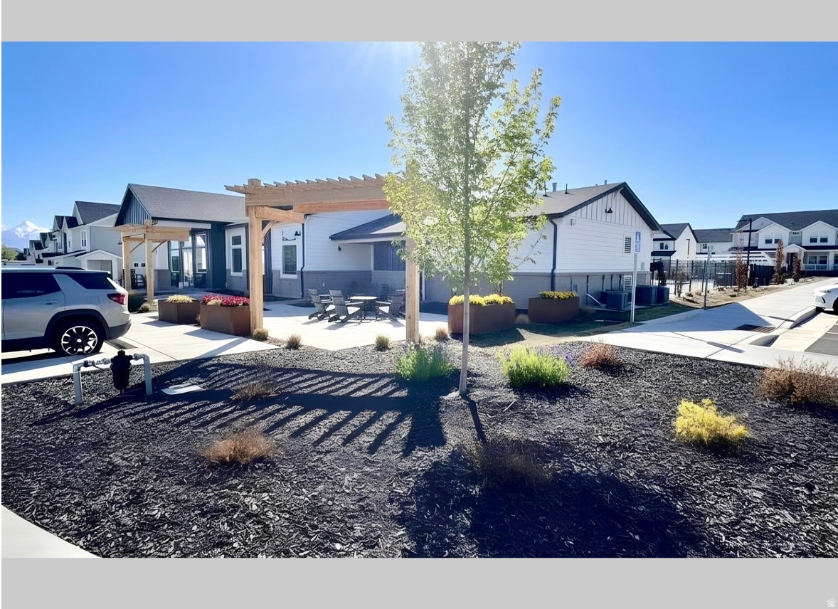 MOUNTAIN RIDGE - Residential