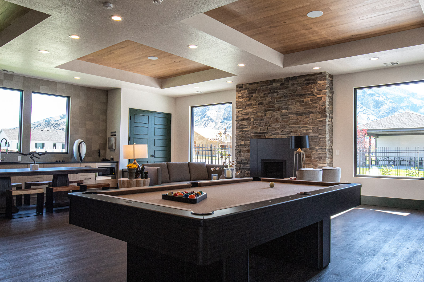 ELK MOUNTAIN - Residential