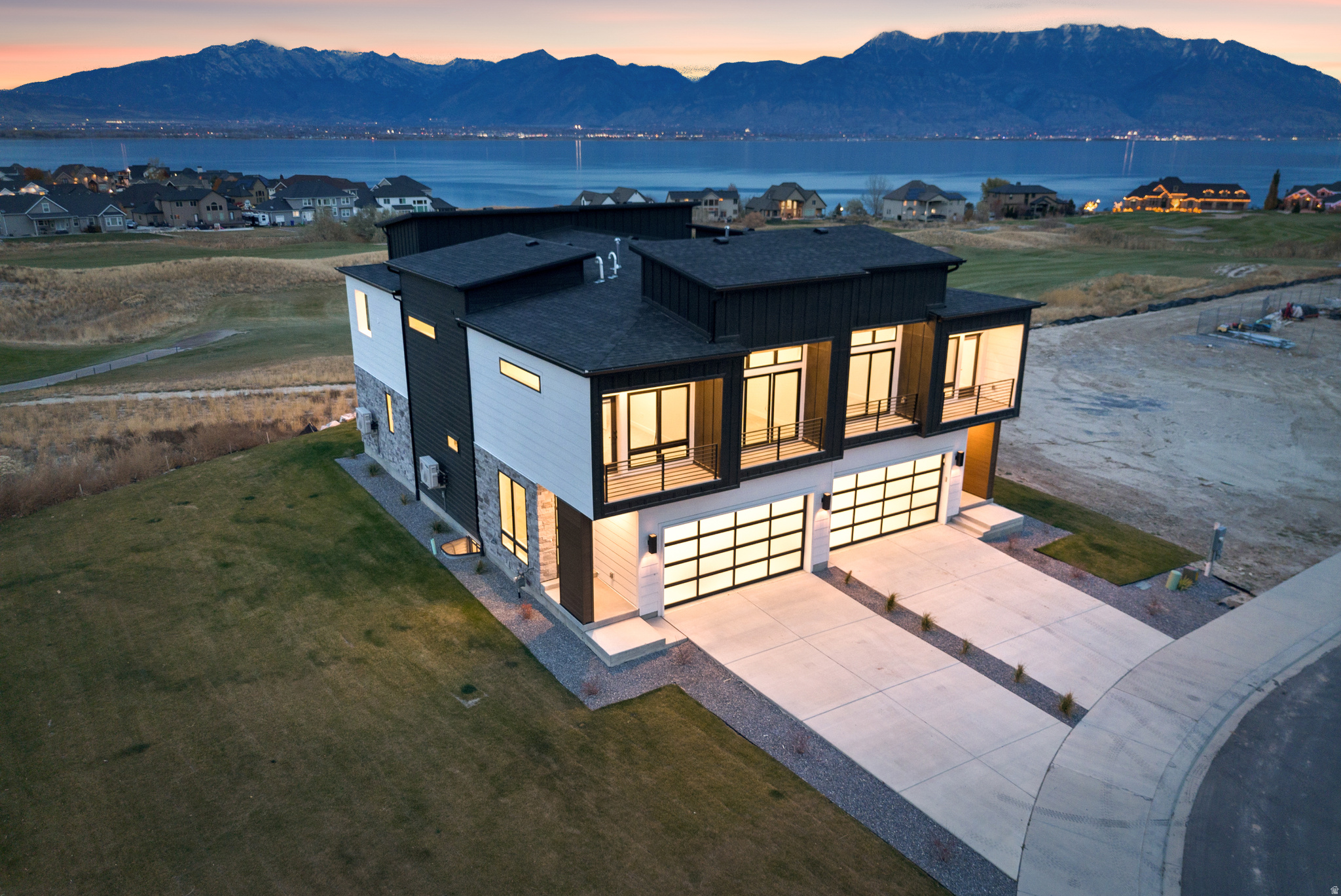 FAIRWAY TOWNHOMES - Residential