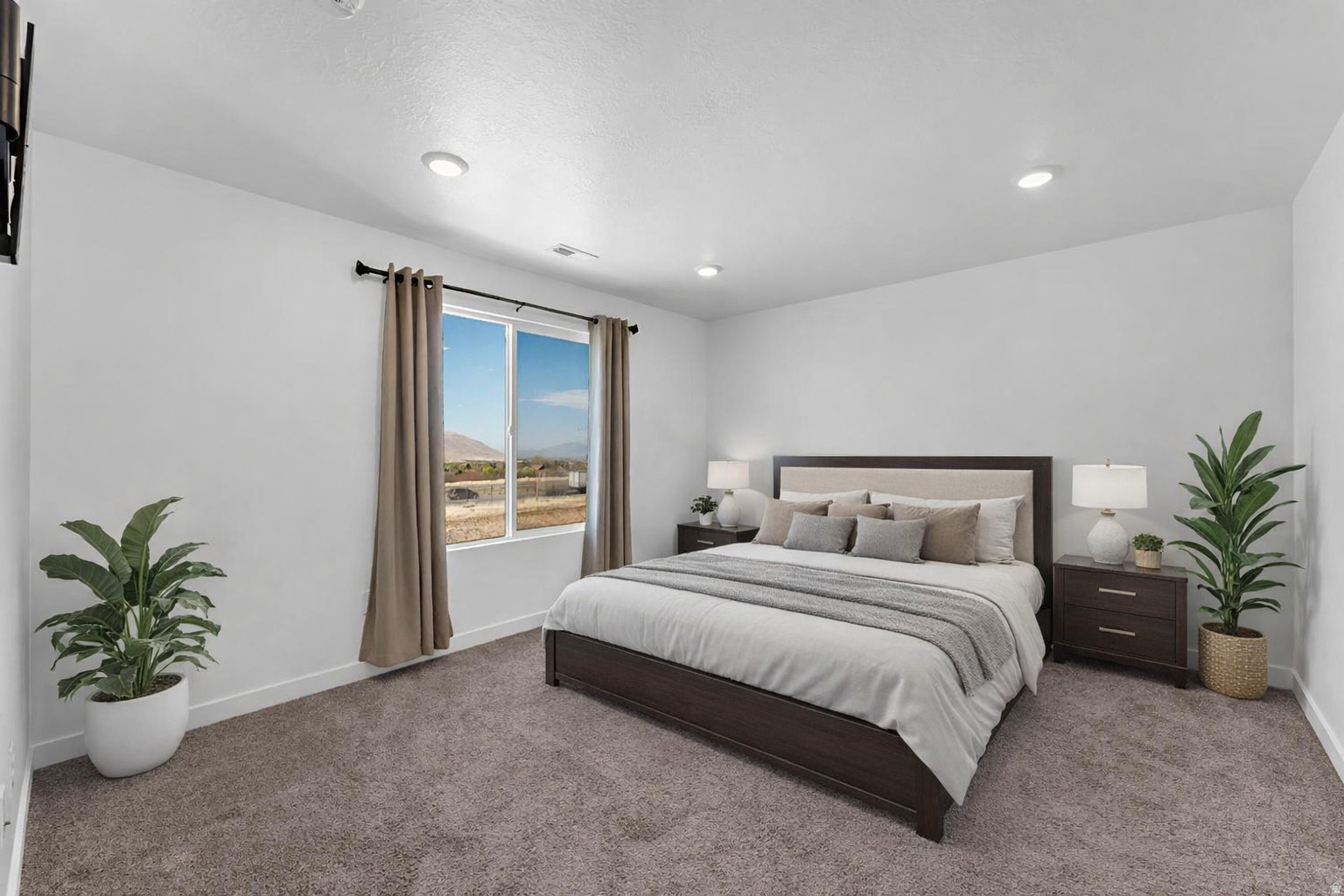 FOOTHILL VILLAGE - Residential