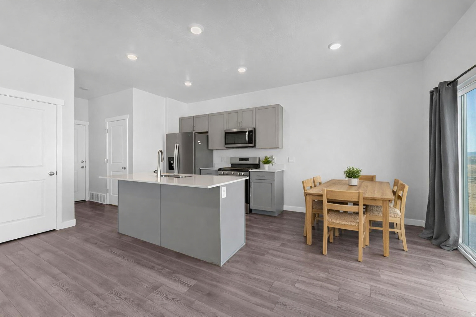 FOOTHILL VILLAGE - Residential