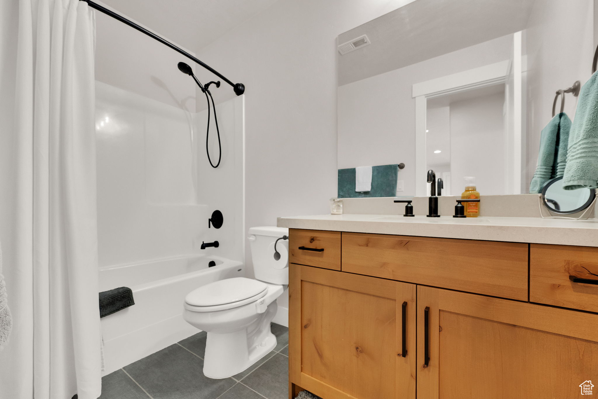 HIGH POINTE - Residential