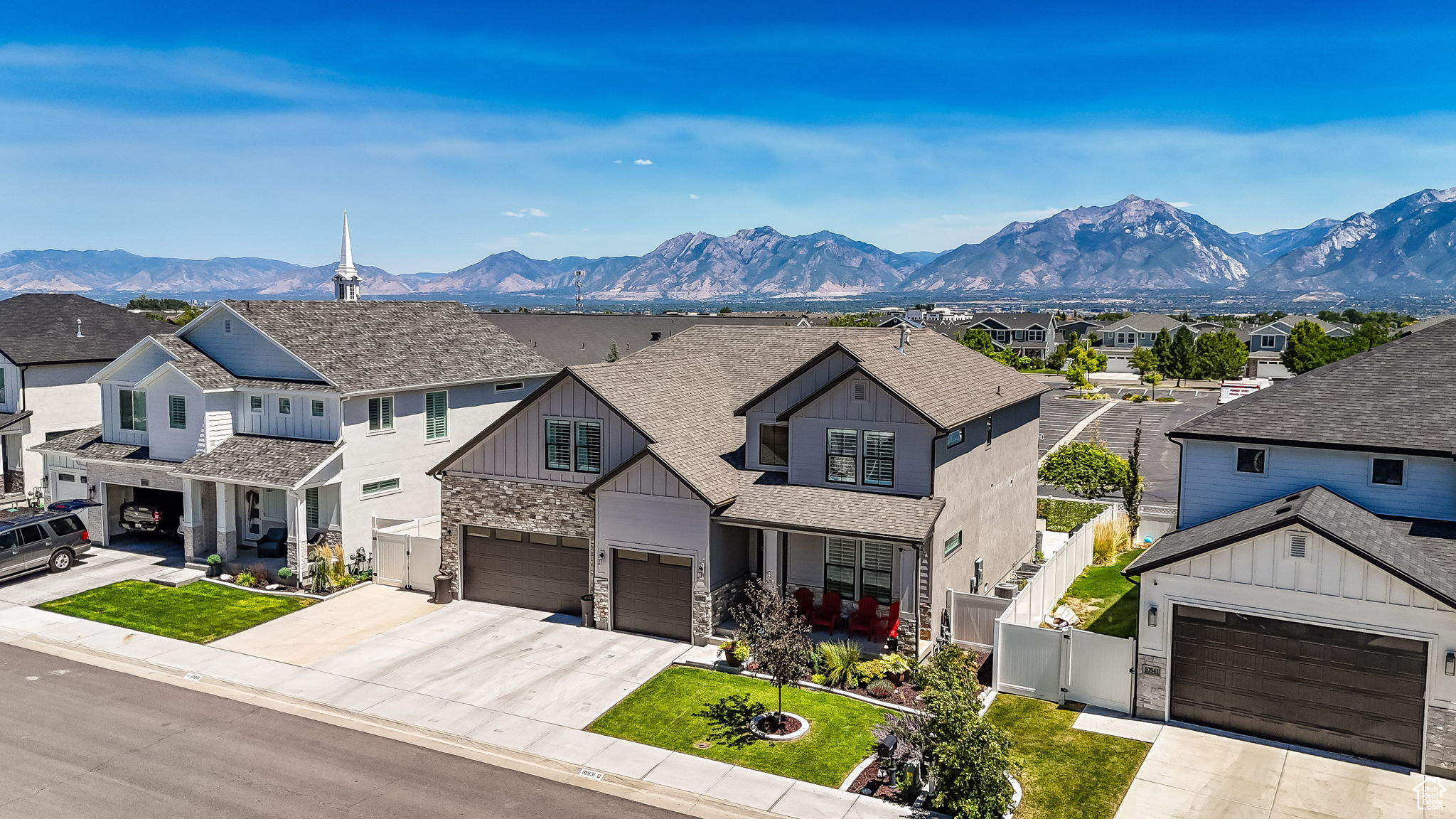 HIGH POINTE - Residential