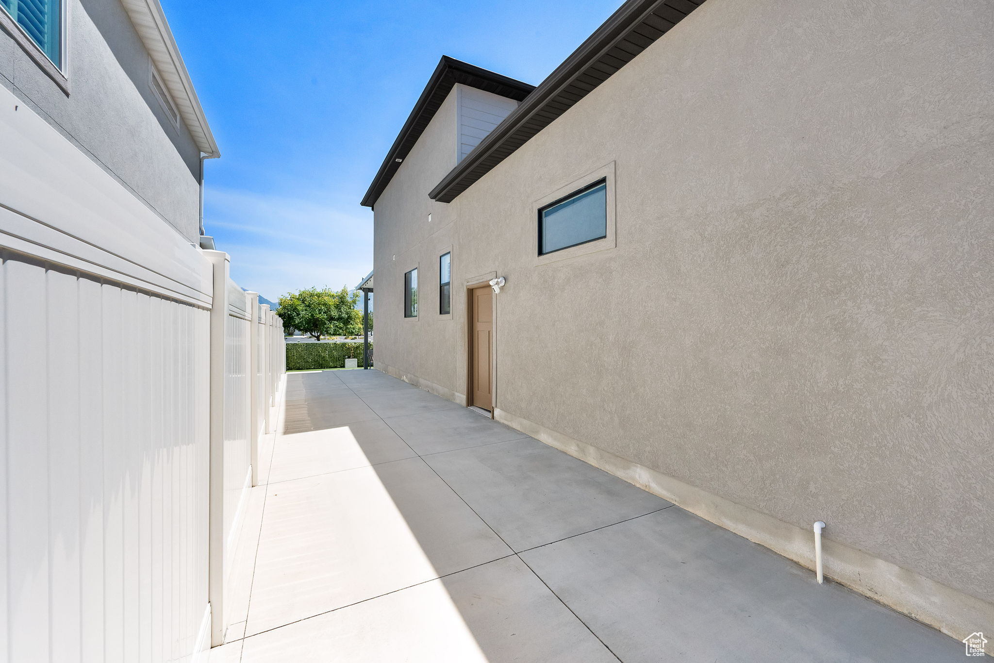 HIGH POINTE - Residential