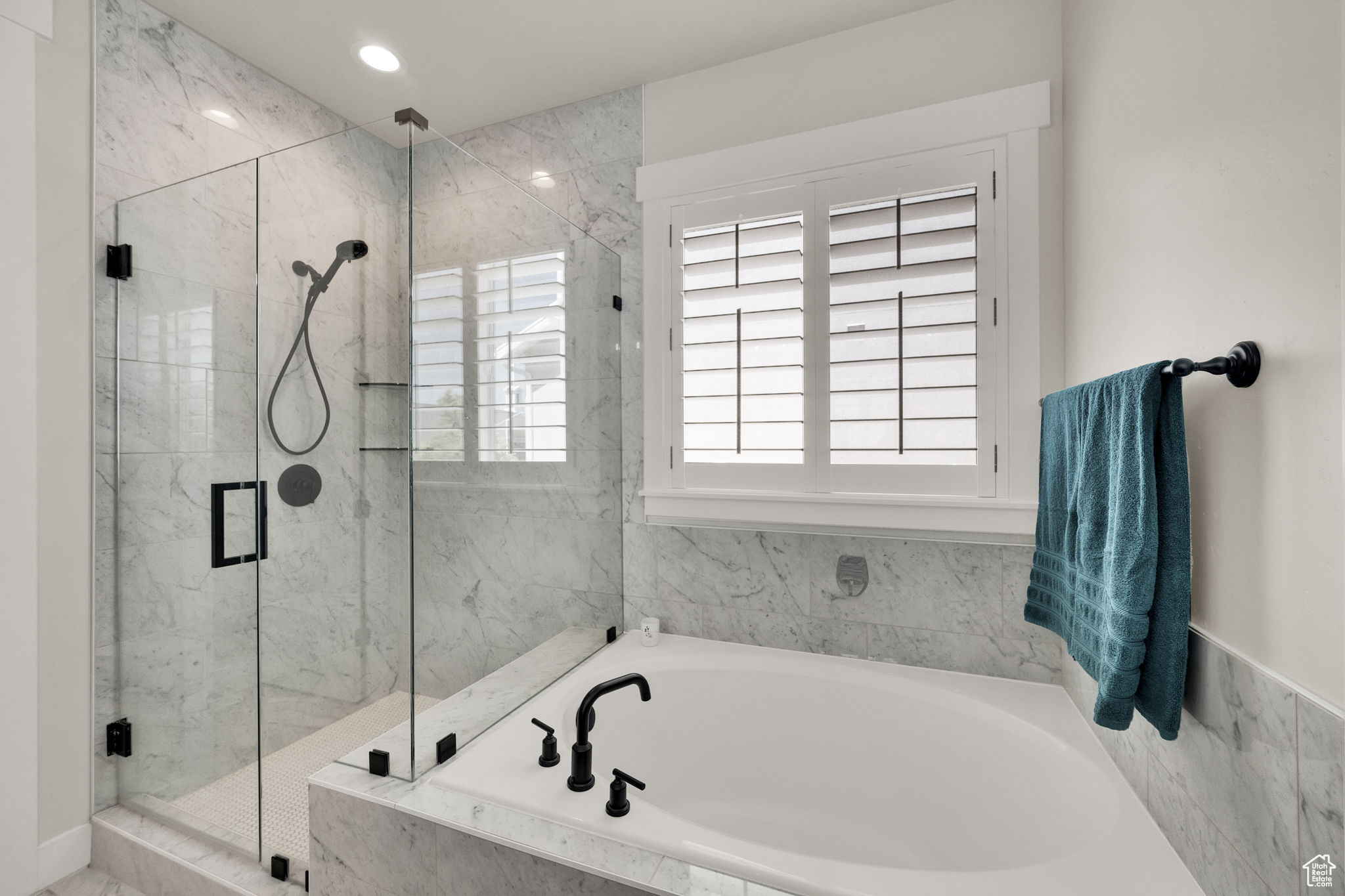 HIGH POINTE - Residential