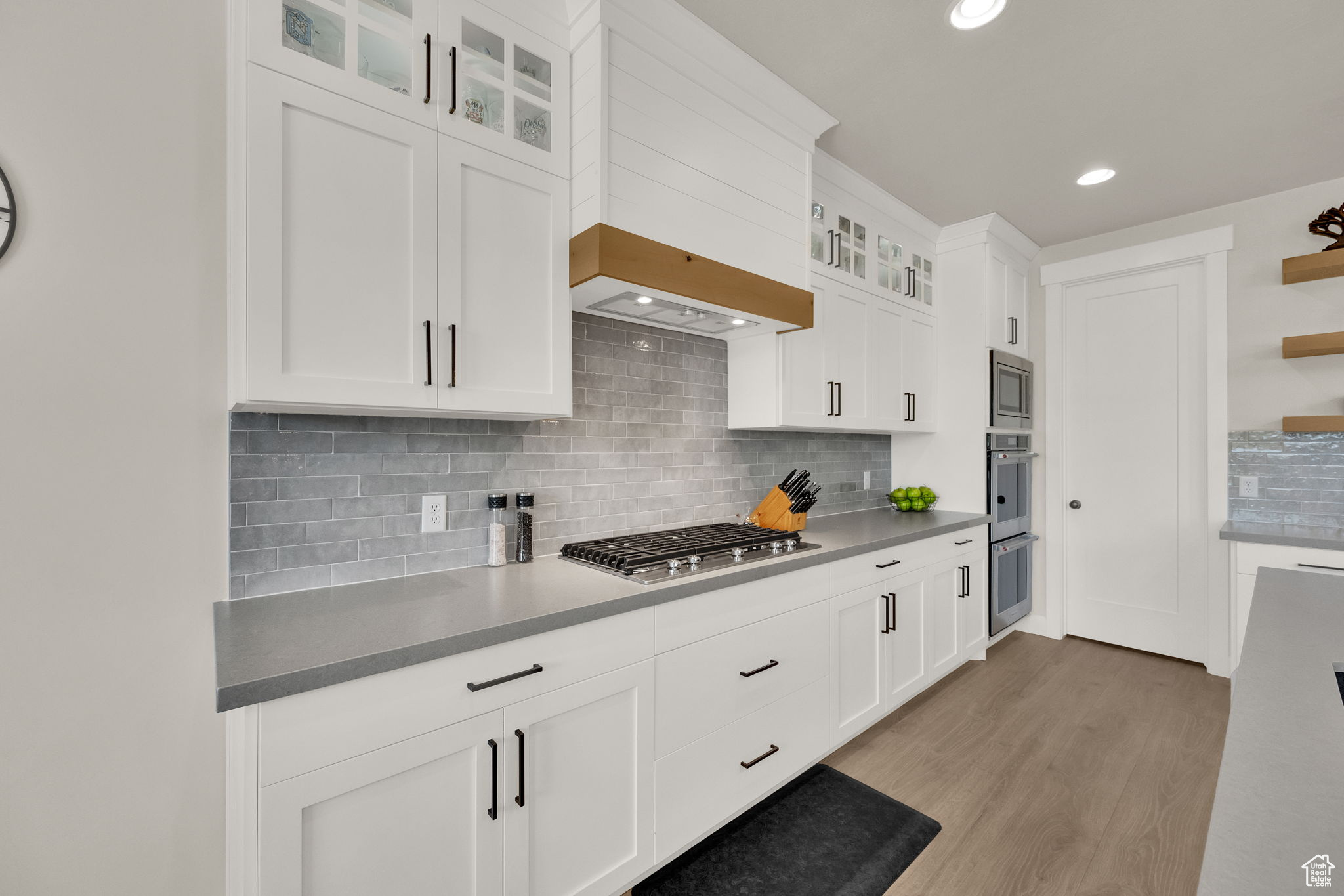 HIGH POINTE - Residential