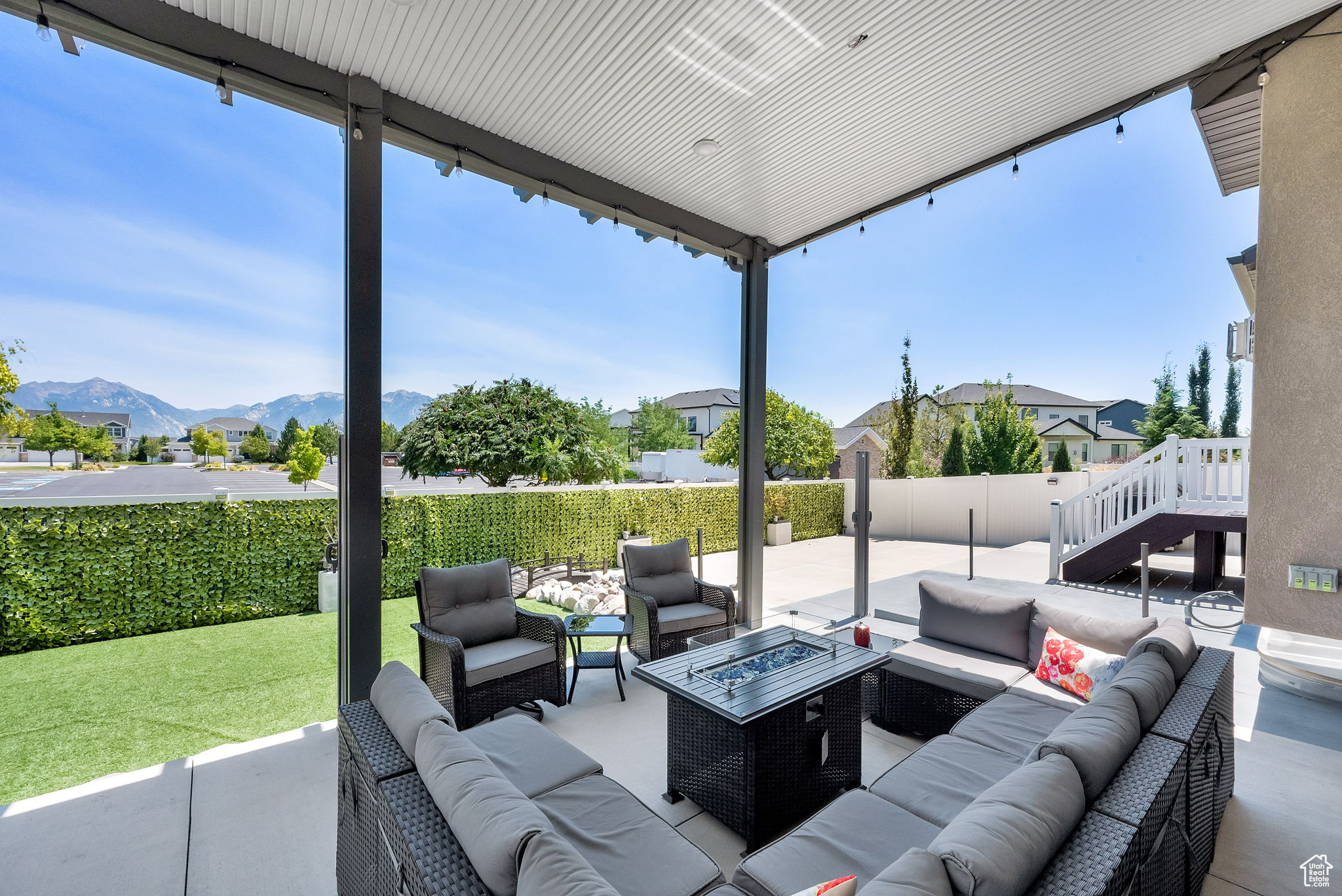 HIGH POINTE - Residential