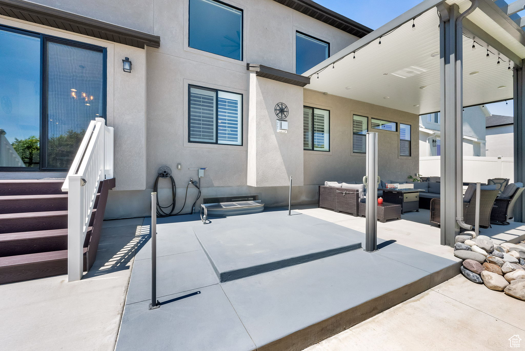 HIGH POINTE - Residential