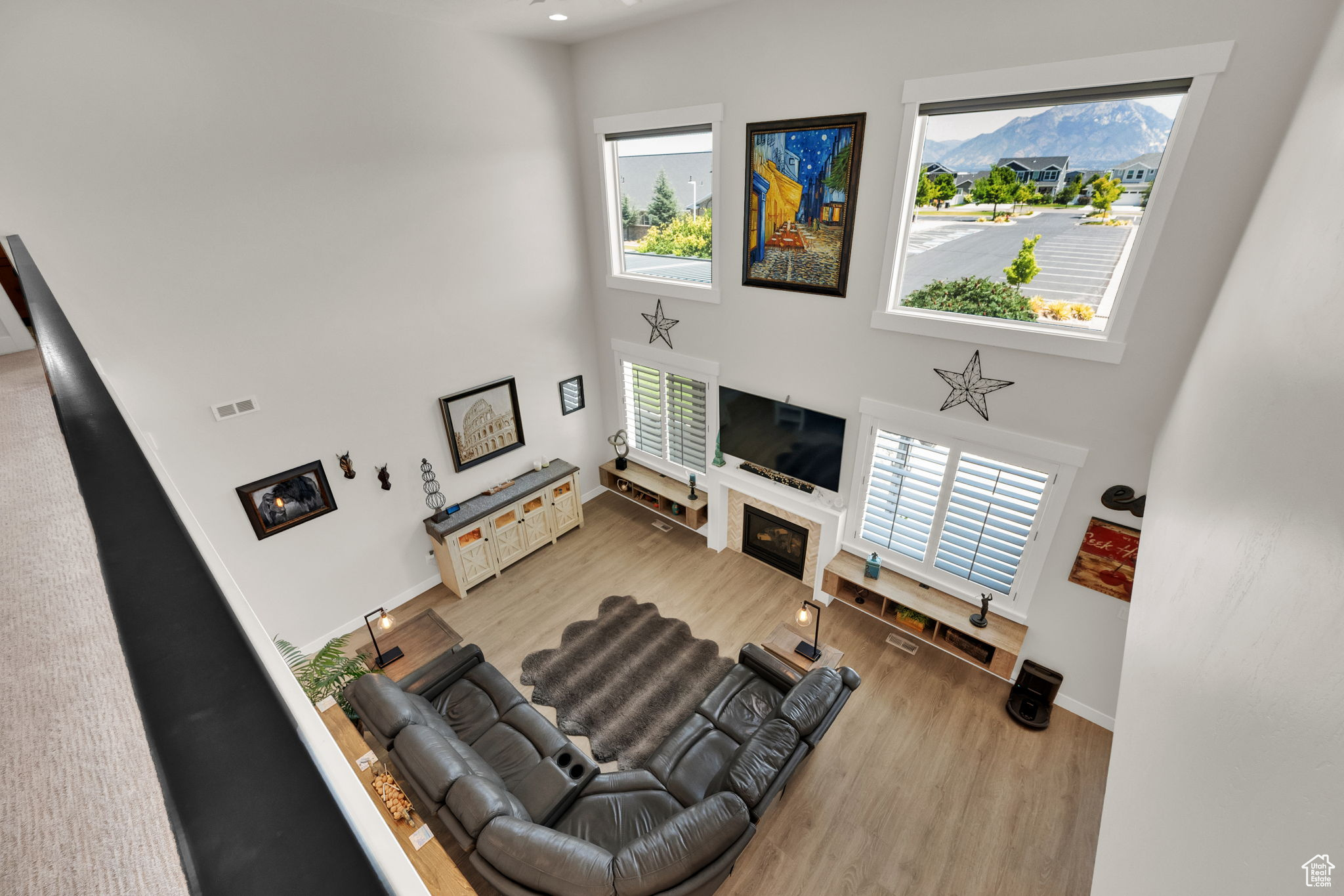 HIGH POINTE - Residential