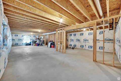 Tiny photo for 10931 S GLAMIS DUNE DR #913, South Jordan, UT 84009 (MLS # 2101516)