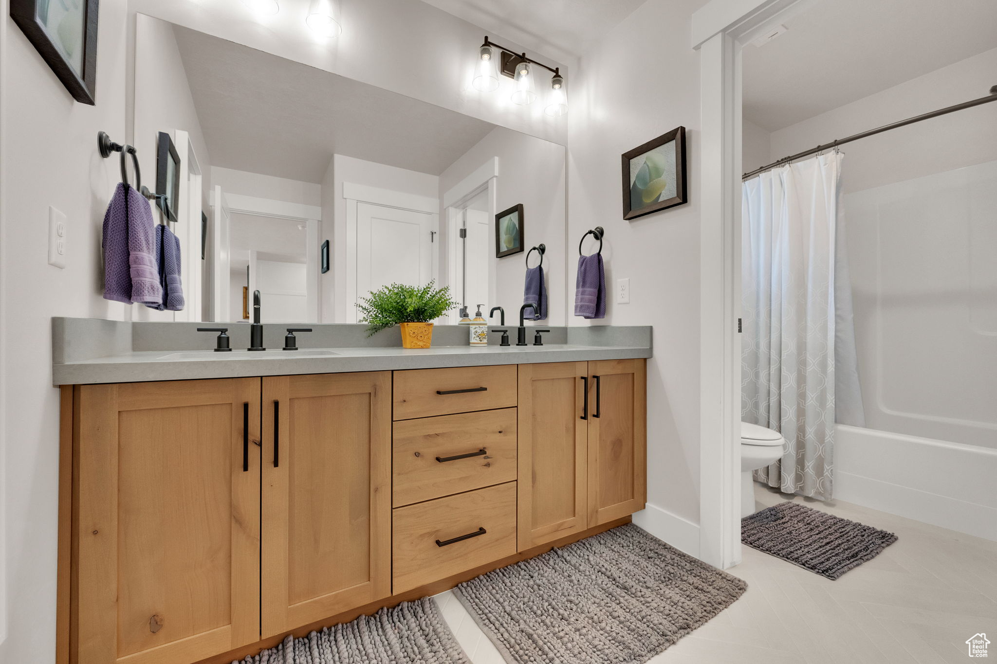 HIGH POINTE - Residential