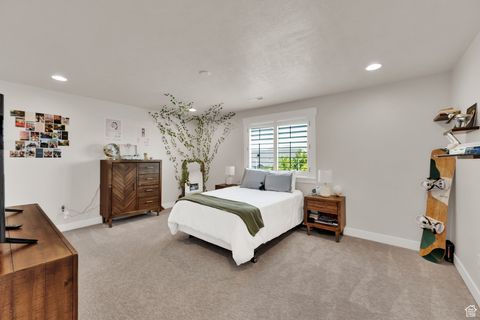Tiny photo for 10931 S GLAMIS DUNE DR #913, South Jordan, UT 84009 (MLS # 2101516)