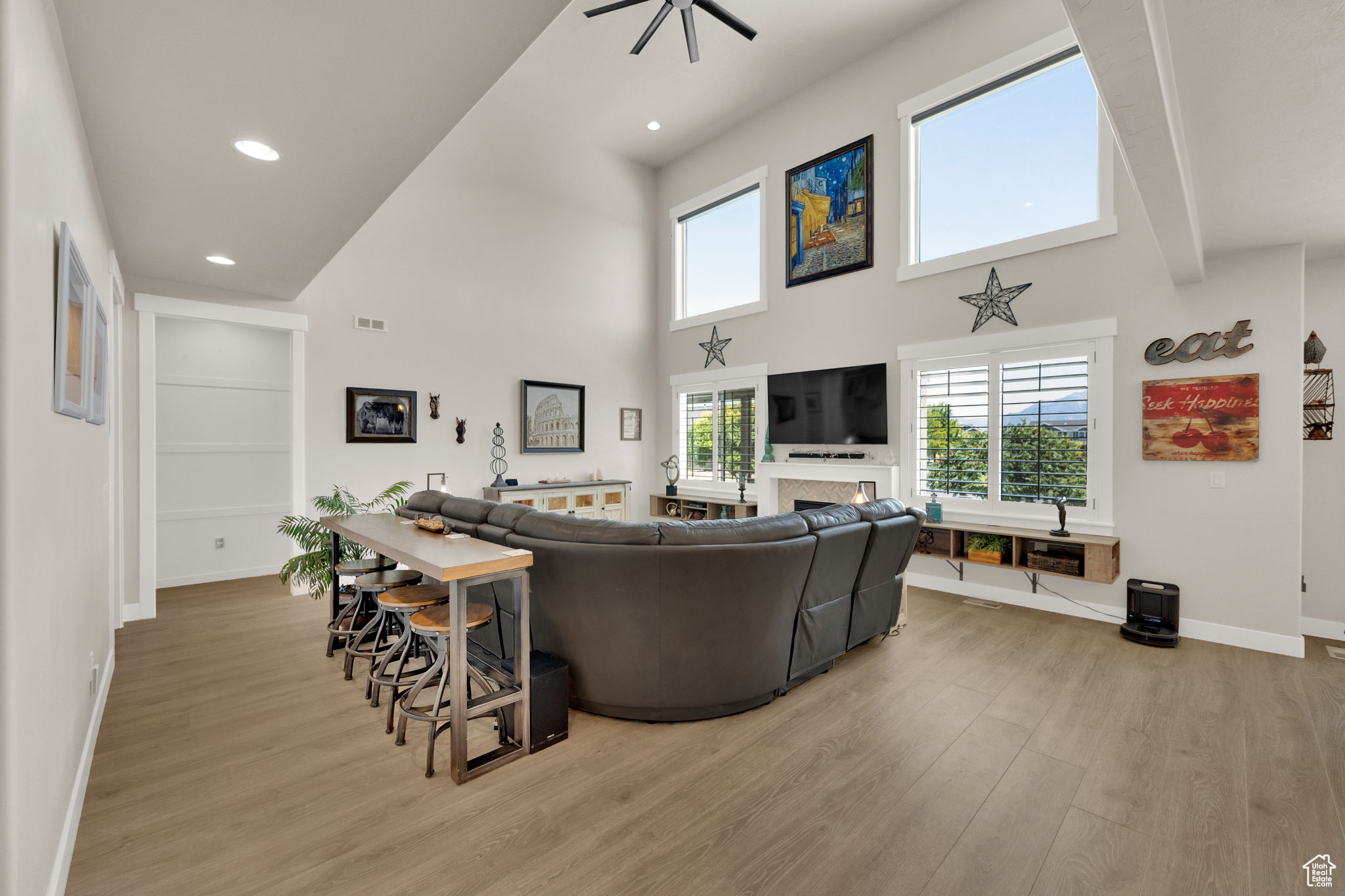 HIGH POINTE - Residential