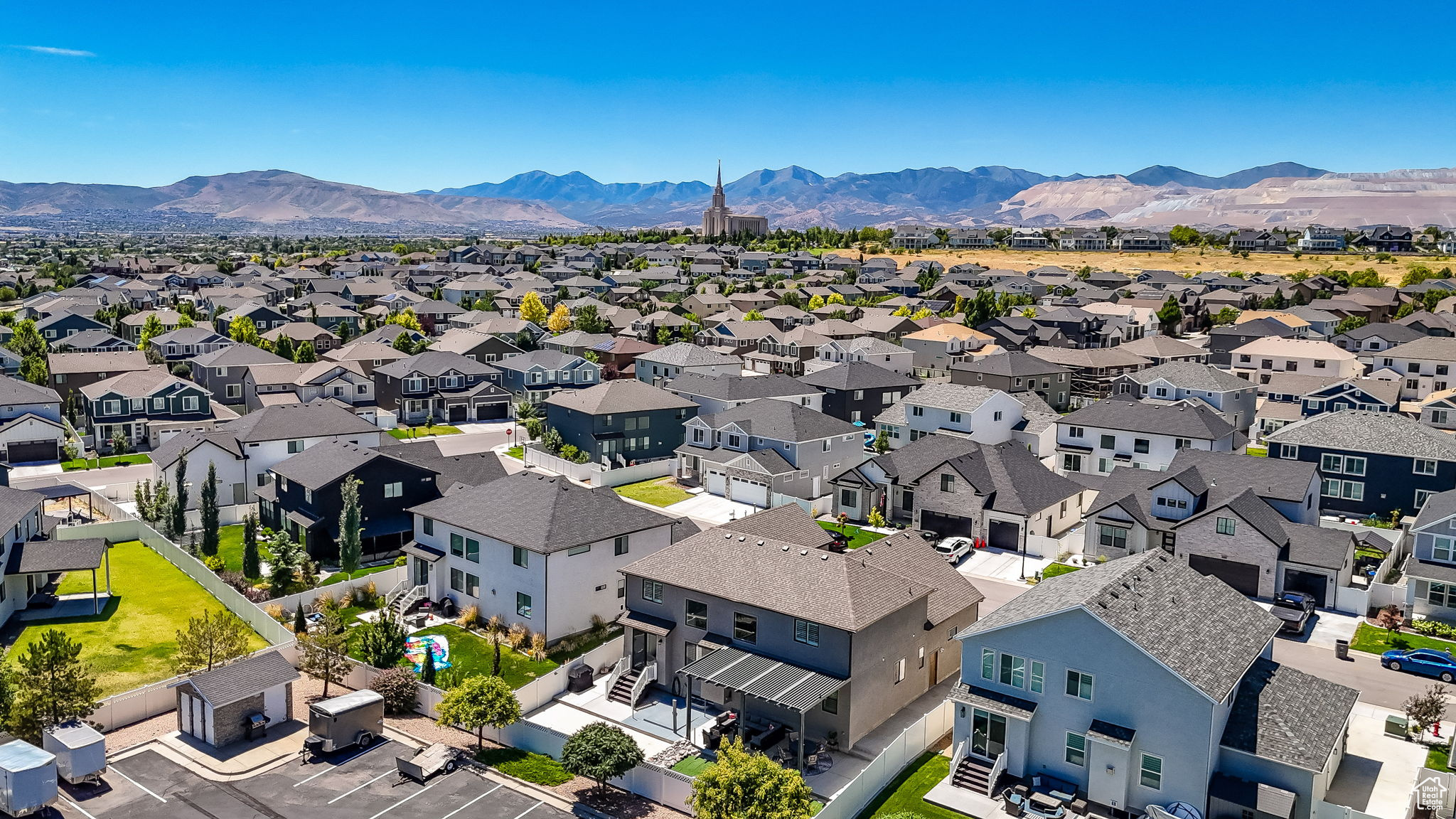 HIGH POINTE - Residential