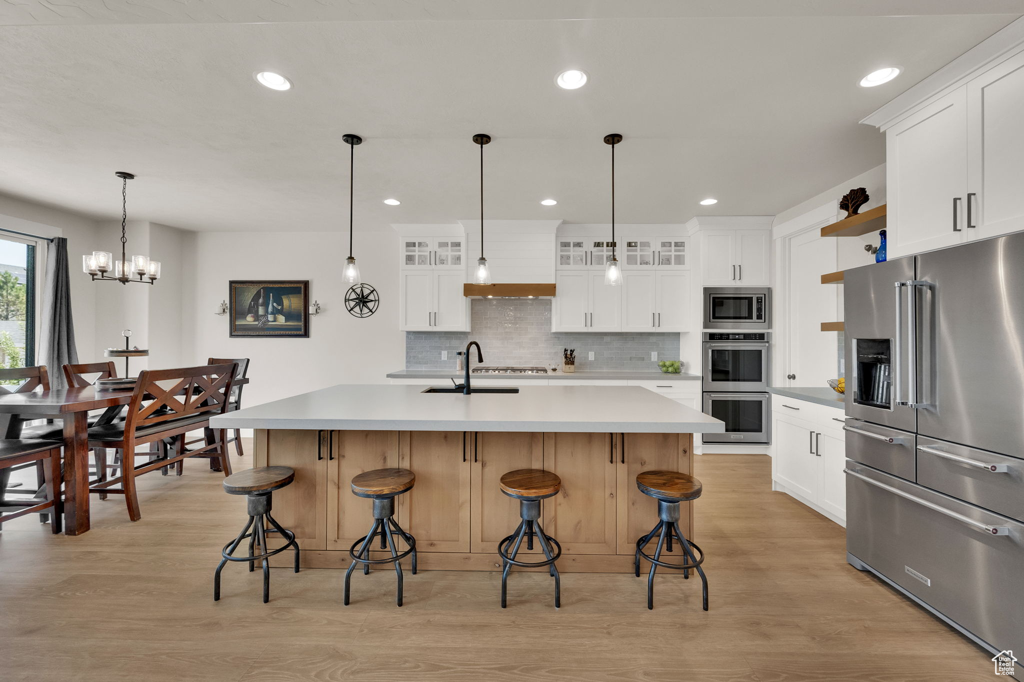 HIGH POINTE - Residential