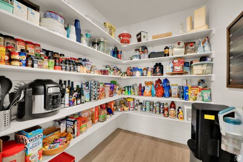 Tiny photo for 10931 S GLAMIS DUNE DR #913, South Jordan, UT 84009 (MLS # 2101516)