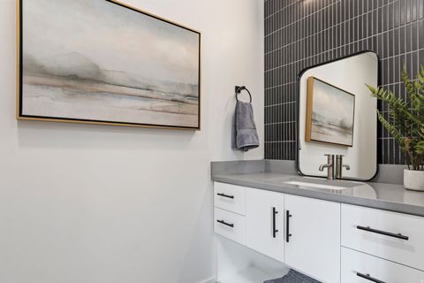 Tiny photo for 32 W 400 S, Bountiful, UT 84010 (MLS # 2131268)