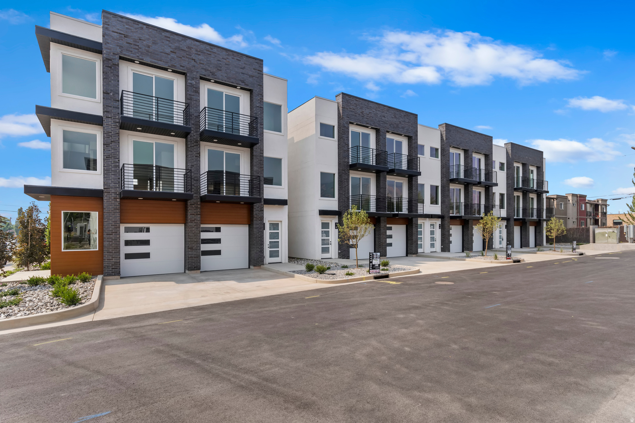 TOWNS AT 400 - Residential