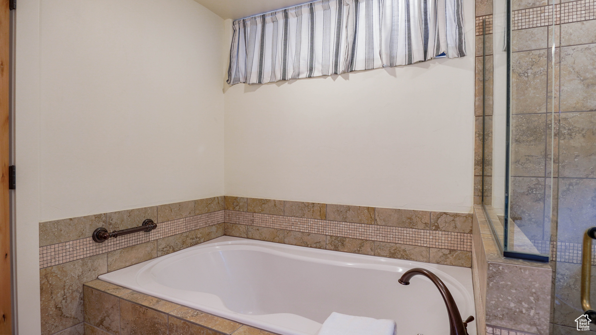 NEWPARK CONDO - Residential
