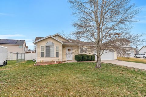 Tiny photo for 2026 N 1615 W, Clinton, UT 84015 (MLS # 2128044)