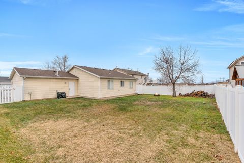 Tiny photo for 2026 N 1615 W, Clinton, UT 84015 (MLS # 2128044)