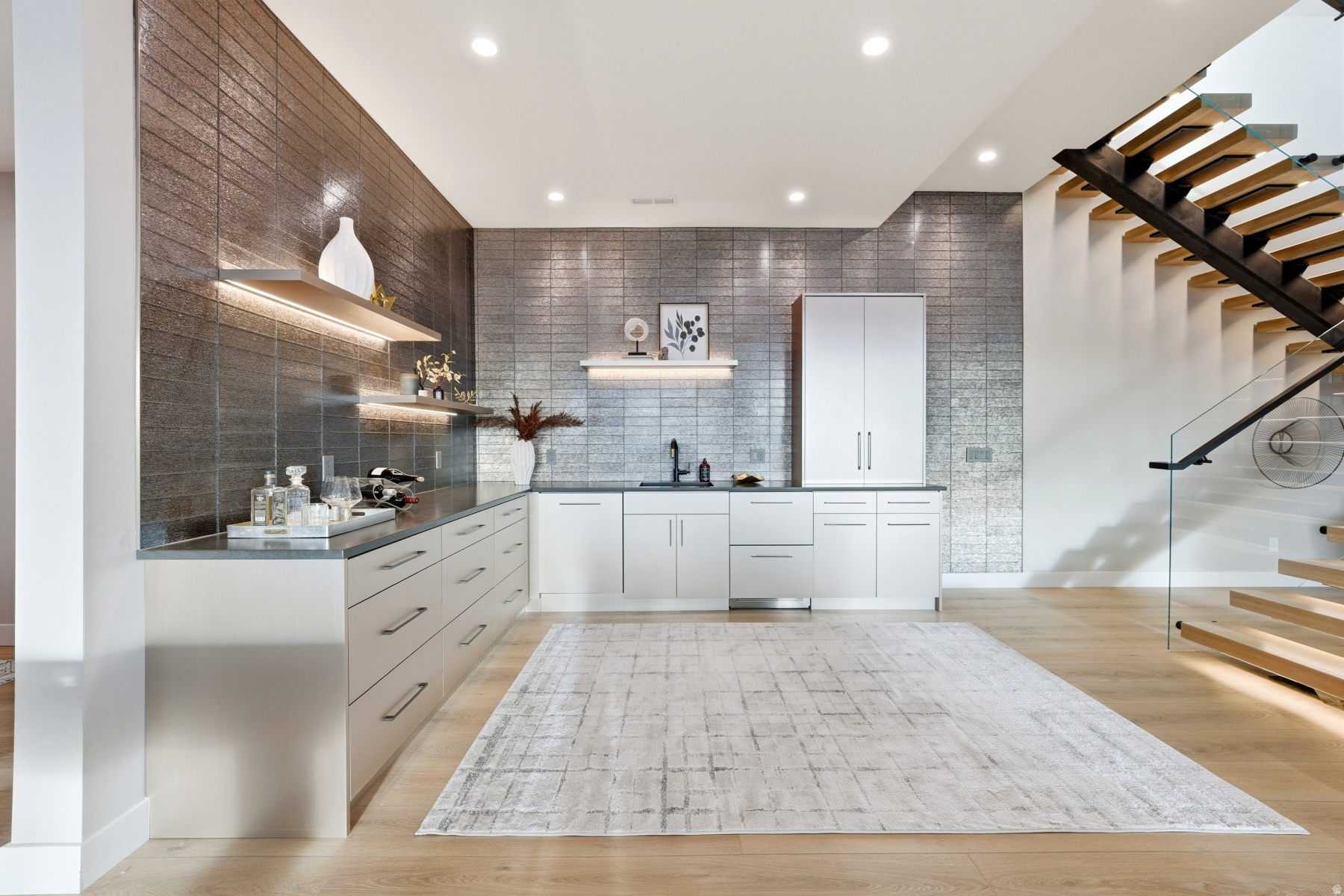 GOLDEN EAGLE - Residential