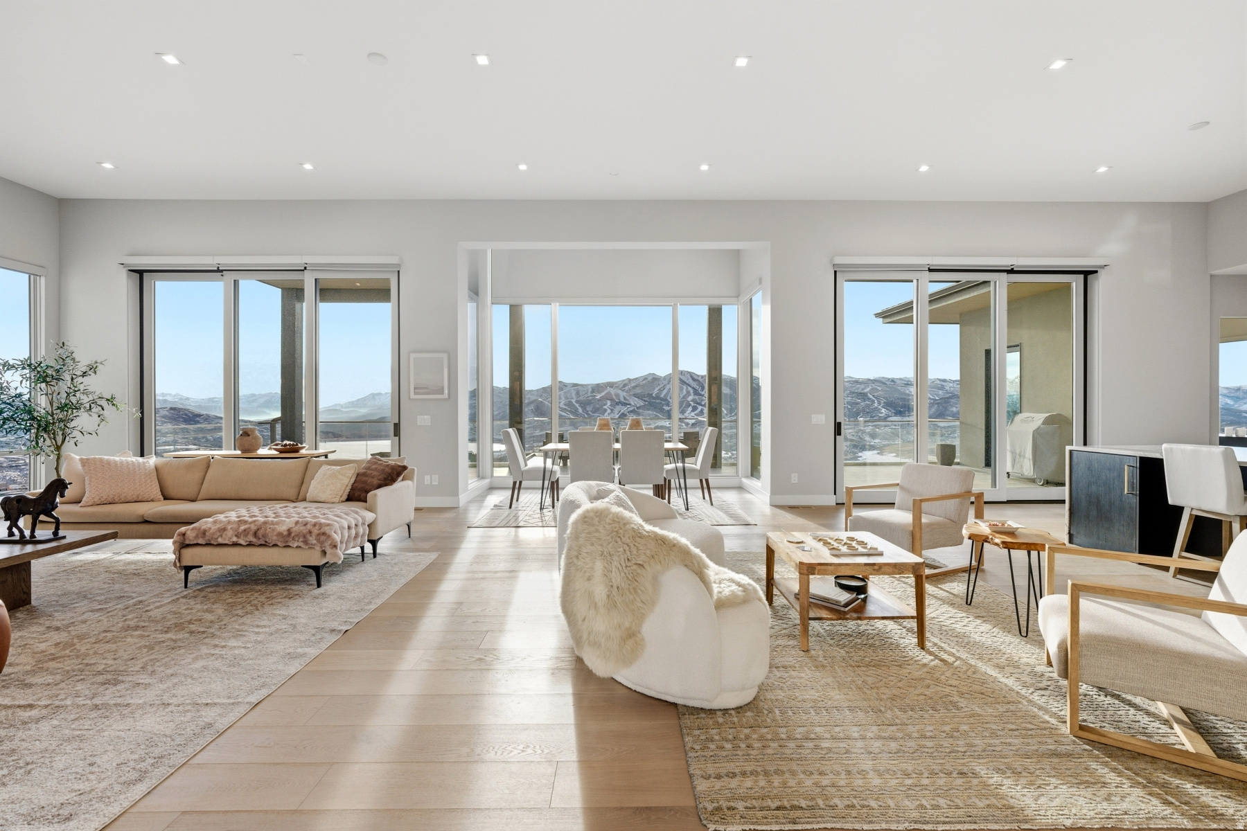 GOLDEN EAGLE - Residential