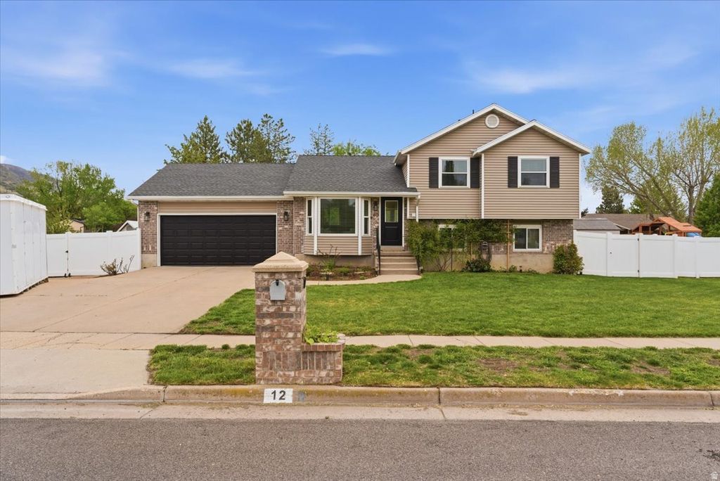 Photo of 12 E 1340 S, Farmington, UT 84025 (MLS # 2153113)