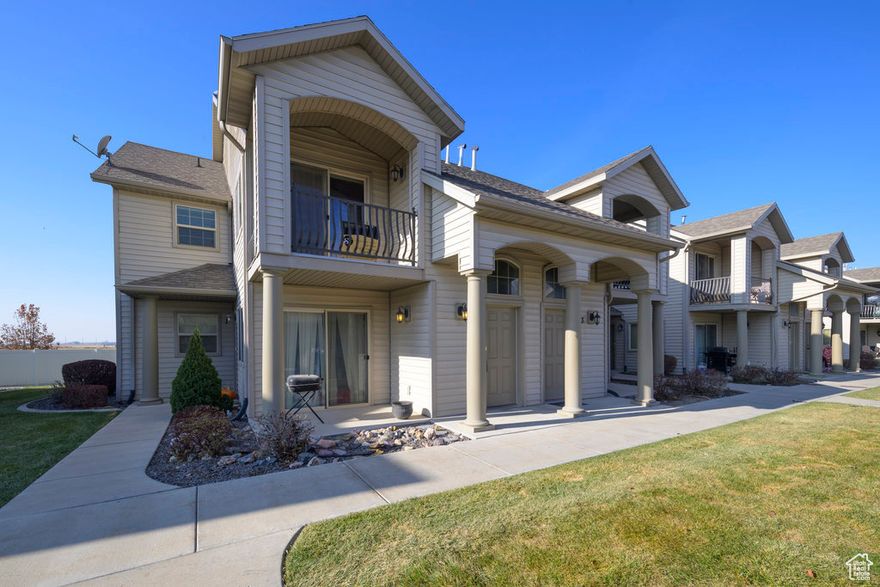 BANK APPROVED PRICE ***Short Sale***Welcome home to this 2 bedroom condo featuring vaulted ceilings, tons of natural light and a ONE  CAR GARAGE  with plenty of storage. The charming knotty alder kitchen and open concept dining/living area makes this a perfect spot for entertaining! The generous sized primary suite enjoys a private bathroom and walk in closet. Enjoy the fantastic HOA amenities, including a pool, clubhouse, and playground. This is in the process of a short sale. All offers are subject to third-party (lender) approval. Buyer and buyer's agent to verify all.